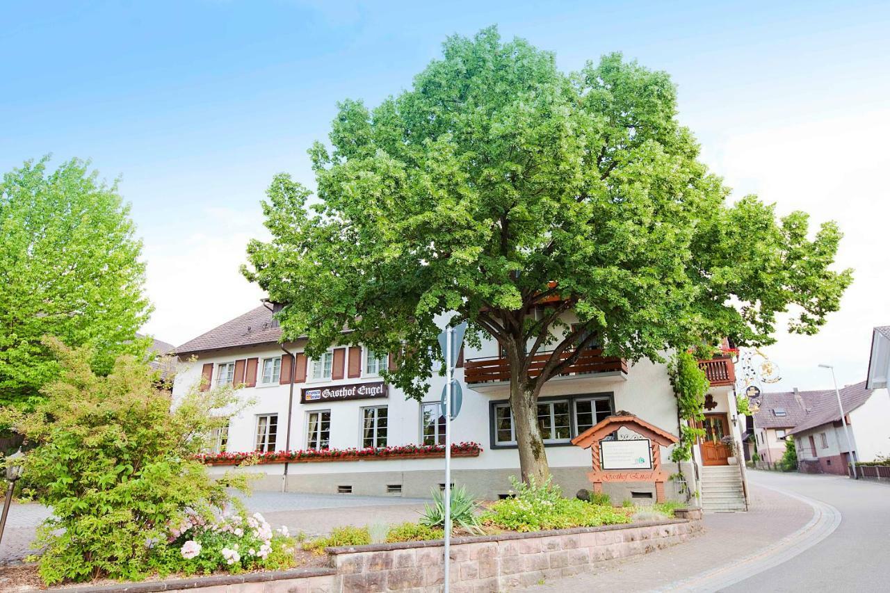 Hotel Gasthof Engel Апенвайер Екстериор снимка